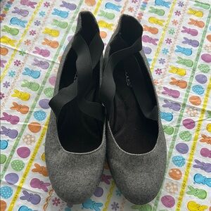 AEROSOLES Gray Flats Classic Comfort